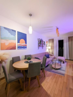 Three Lavenders Elegant Apartment